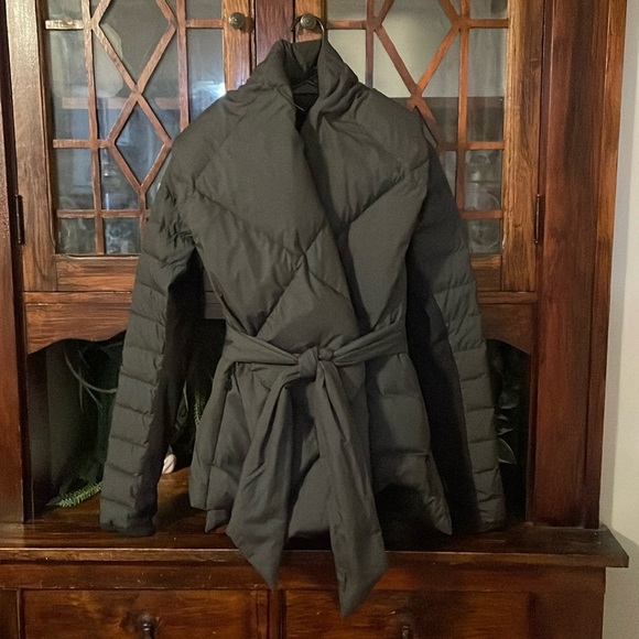 lululemon athletica Charcoal Wrap Puffer Jacket - Picture 2 of 8